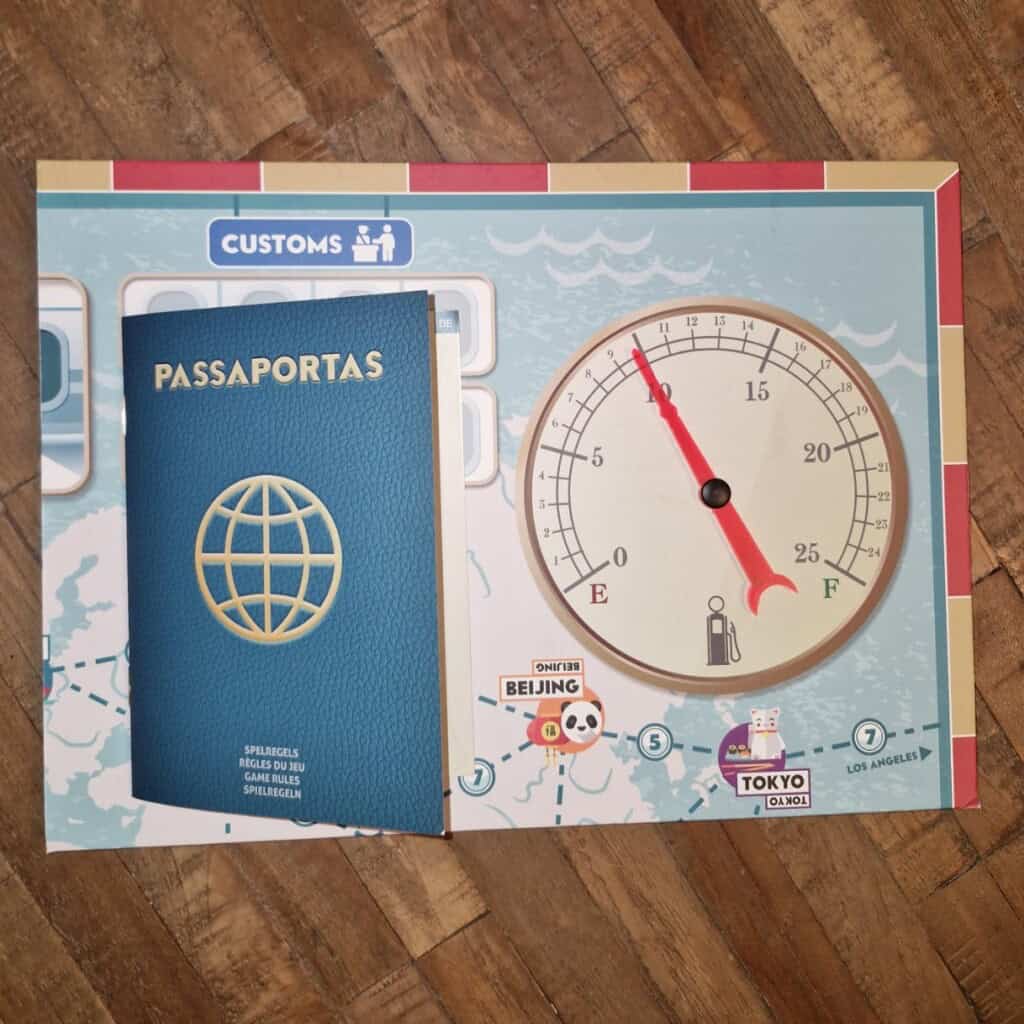 Passaportas, gezelschapsspel, speluitleg boekje en het bord zelf