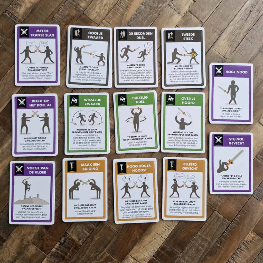 Let's hit each other with fake swords, Exploding kittens, review door Michelle